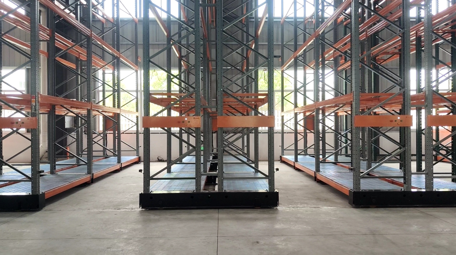 trackless mobile racking1 Giá đỡ di động không theo dõi1