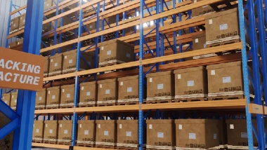 Vô Song Vs. Giá đỡ di động dựa trên đường ray: Hệ thống nào phù hợp với kho của bạn?